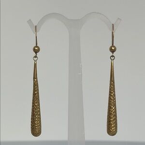 Elegant Gold Drop Earrings